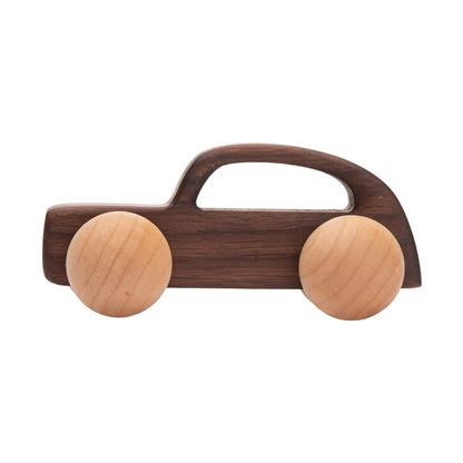 Spielzeugautos aus Holz