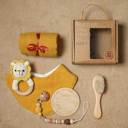 Baby-Geschenkset mit Baumwolldecke und gehäkelter Rassel